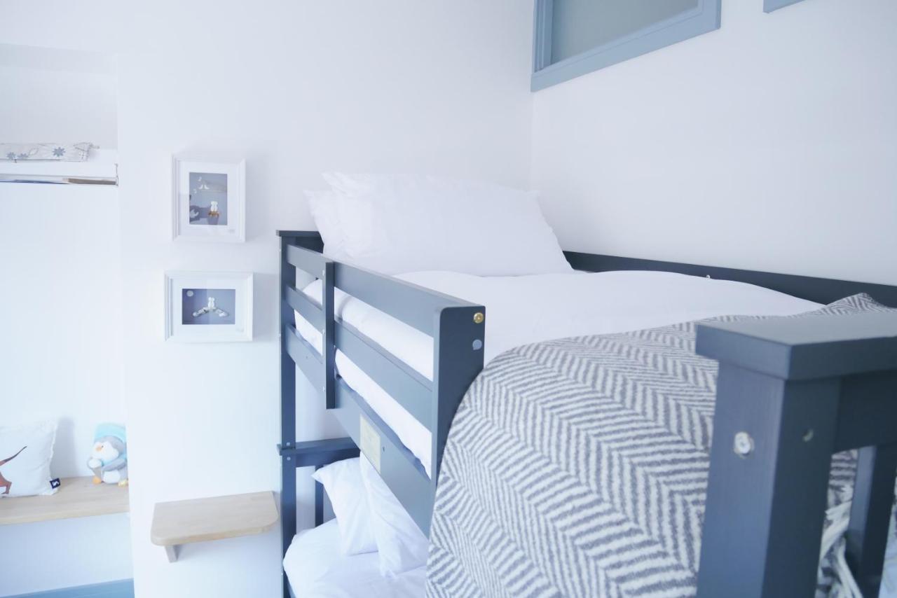 Sunset View, 2 Bedrooms In The Heart Of Holt With Parking Екстер'єр фото